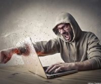 “烂代码”扎堆，为何优秀工程师一进大厂就”变菜”？