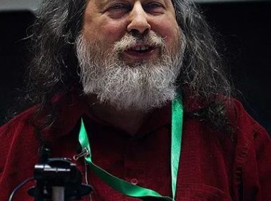 GNU创始人斯托曼:ChatGPT是”胡扯生成器”——PHP开发者的AI时代生存指南