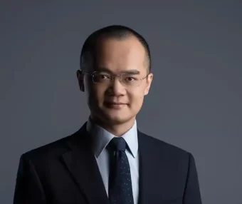 王兴与美团：一位“深度学习机器”的商业哲学与生态帝国构建之路